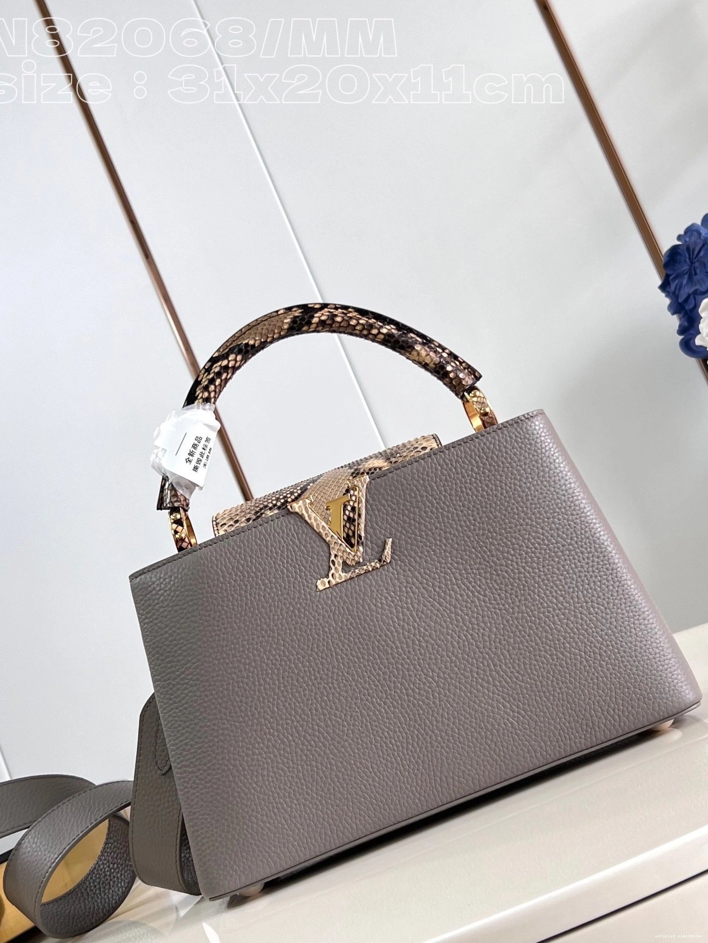 Official oldcobbler LOUIS CAPUCINES VUITTON BB-31.5*20*11CM 0802